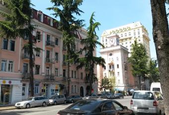 Tengiz`s Apartment on Gorgiladze allows 18 year olds to book a room