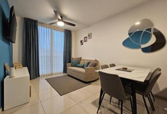 Hermoso apartamento a 15 minutos del aeropuerto has Balcony rooms