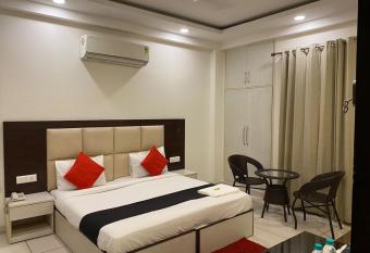 Hotel Madhav Mohan has Balcony rooms
