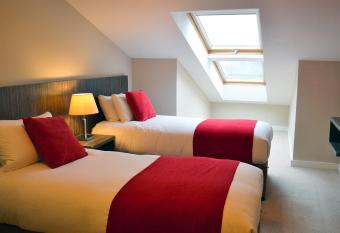 Carrick Plaza Suites and Apartments allows 18 year olds to book a room