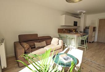 Appartement de Standing avec jardin has Balcony rooms