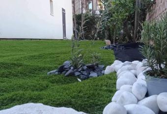 Un petit coin au calme has Balcony rooms