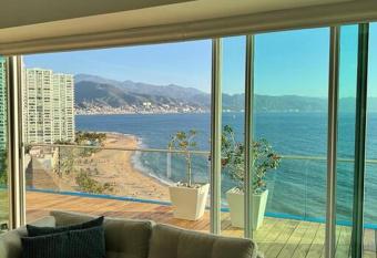 Luxurious Stay in the heart of Puerto Vallarta has rooms with a private hot tub