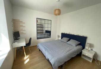 Maison ind  pendante au calme - 1ch has Balcony rooms