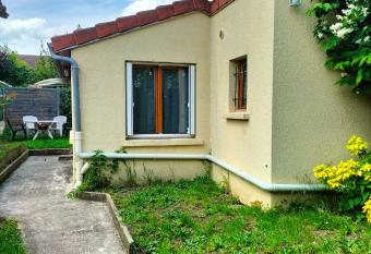 Coin de Paradis has Balcony rooms