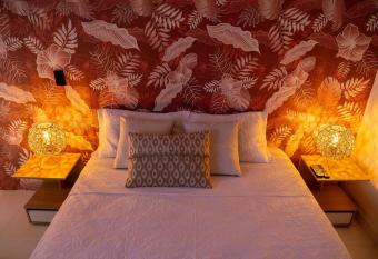 Hermoso Apartaestudio allows 18 year olds to book a room