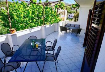 Holiday home Nonna has Balcony rooms