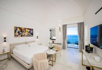 Gianlica Suites Positano allows 18 year olds to book a room