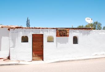 Hostal La Casa Blanca allows 18 year olds to book a room