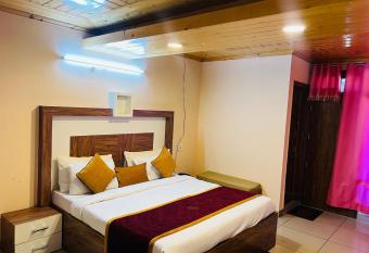 Sky hill top A unit of Kasauli view has Balcony rooms