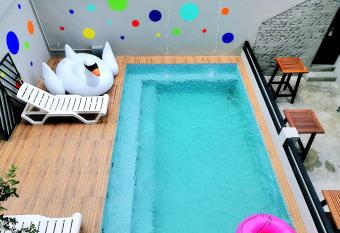 Wassup Youth Hostel has Balcony rooms