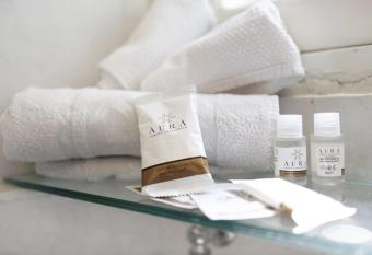 Guest house l Olivone Sanremo allows 18 year olds to book a room