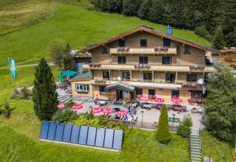 Berghotel Breitmoos has Balcony rooms