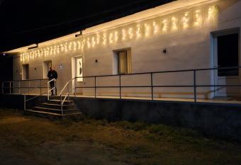 Club Biliard has Balcony rooms