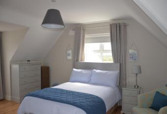 Enniscrone Luxury Double Room allows 18 year olds to book a room