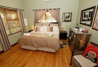 Summer Garden Guest House (The Palms) allows 18 year olds to book a room