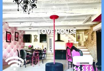 Caporizon-Love House has Balcony rooms