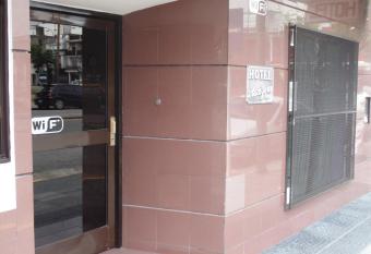 Hotel Plaza Garay allows 18 year olds to book a room