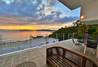 Bella Vista - penthouse has Balcony rooms