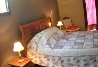 Bois de Santal allows 18 year olds to book a room