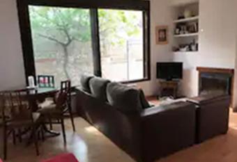 Chalet Vacacional a 30 min de Madrid has Balcony rooms