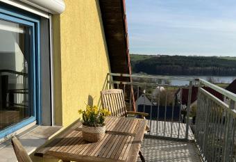 Galeriewohnung mit Seeblick has Balcony rooms