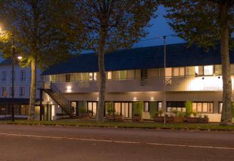 Les Studios De Honfleur has Balcony rooms