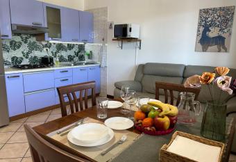 Lavanda Holiday Apartment allows 18 year olds to book a room