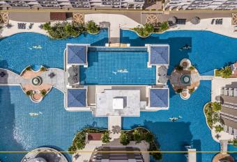 Stylish 2BR condo pattaya city , central , walking street allows 18 year olds to book a room