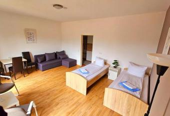 Apartman broj 5 has Balcony rooms