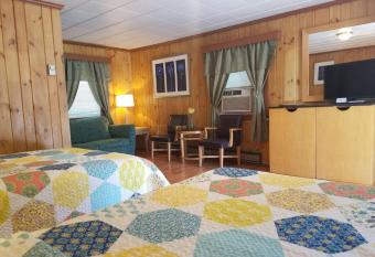 Seven Dwarfs Cabins - Brown Cabins has Balcony rooms