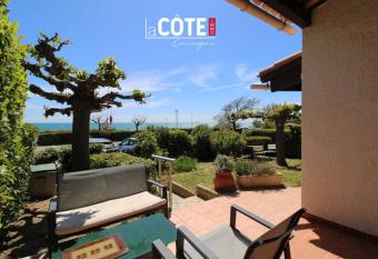 Petit Paradou - 4 couchages has Balcony rooms