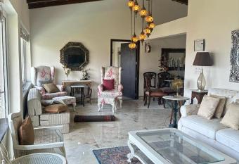 Luxsugero Penthouse Luxsugero penthouse Kainchi Dham - Nainital has Balcony rooms