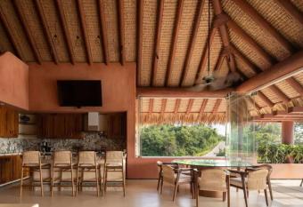 Casa playa has rooms with a private hot tub