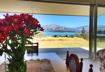 L abri Bed and Breakfast allows 18 year olds to book a room