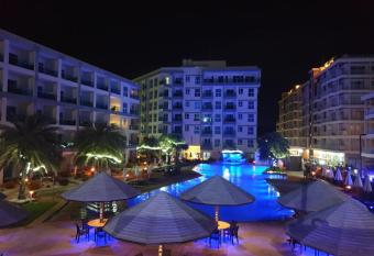 Grand Blue Beach Condo - Laem Mae Phim Beach has Balcony rooms