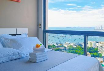 South Pattaya Condo delux sea view near walking street has Balcony rooms
