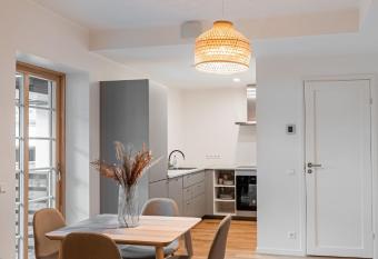 Komandandi Apartments has Balcony rooms