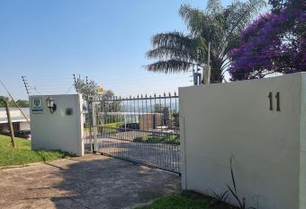 11-on-RobRoy serenity glamping cottages overlooking the Valley of 1000 Hills has Balcony rooms