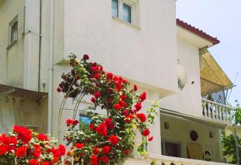 Amalia s Maisonette has Balcony rooms