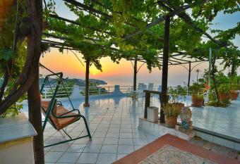 B&B Giardini di Iside e Osiride allows 18 year olds to book a room