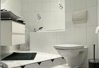 Sch  ne Ferienwohnung in D  lmen allows 18 year olds to book a room