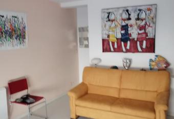 grand studio La Rochelle allows 18 year olds to book a room