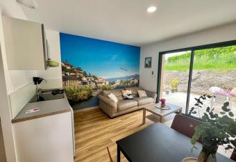 Le Parm    Nid - g  te avec terrasse has Balcony rooms