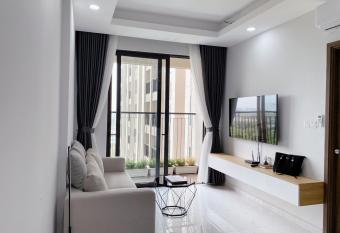 C  n h    Thu   n An, B  nh D    ng - Opal Skyline allows 18 year olds to book a room