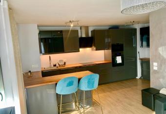 Appartement spacieux has Balcony rooms