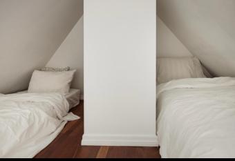 Sandviken Apartment has Balcony rooms