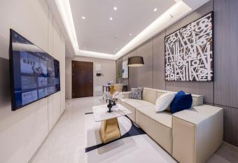 Boruisi Video and Audio Light House - Shenzhen Convention and Exhibition Center Gangxia Metro Station has Balcony rooms