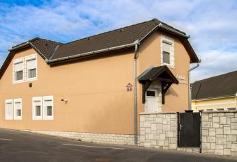 G  RDI APARTMAN has Balcony rooms