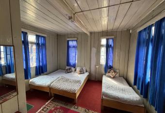 Tenzin Resort has Balcony rooms